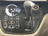 操作しやすい位置にあるシフトレバー!