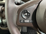 ステアリングにオーディオ操作スイッチが付いています。オーディオ画面に直接タッチしなくても操作が出来ますので、運転に集中できます。