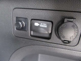 トランクルーム内にアクセサリーコンセント(AC100V・1500W)を設置しております!AC100Vで消費電力の合計が1500W以下の電気製品の使用が可能になり、アウトドアや災害時に重宝します♪