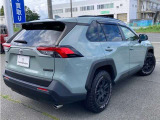4WD/サンルーフ/フロントガラス熱線/リアフォグランプ/ステアリングヒータ/BSM/衝突軽減/横滑防止/シートヒータ&クーラ/2.0ETC/フルセグ/BT/全方位カメラ/クルコン/自動バックドア