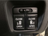 【両側パワースライドドア】両側がパワースライドドアになっており、運転席のスイッチやスマートキーでも開閉が可能です!開口部も広いので乗り降りも楽々♪