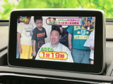 停車中には、TVや動画コンテンツを楽しめます。長距離移動の際に、リラックスできる空間を提供します。快適な時間を過ごせます。