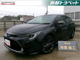 この車両は、ご成約時に当社指定の新品タイヤ4本と交換いたします。ブラックマイカのカローラツーリングハイブリッド入荷しました。