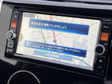 見やすい地図画面で、スムーズなナビゲーションを実現します。目的地への到着をサポートし、安全なドライブに貢献。運転初心者の方にも安心です。