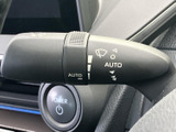 雨の日でもクリアな視界を確保するワイパーレバー。操作も簡単で、安全な運転をサポートします。雨天時の運転も安心です。