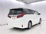 沢山乗れるのがこの車の魅力!2台で移動しないと・・・なんて時もこの車なら1台で!大活躍です♪