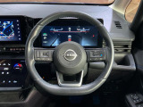 【純正革巻きステアリング】上質な革を使用することで、手にしっかり馴染みとても運転しやすいハンドルです♪