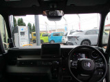 インパネ周りのお写真です。視界が広く、運転もしやすくなっております。