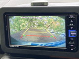 クリアな画面で、様々な情報を確認できます。運転をサポートする機能も充実しており、安全運転に貢献します。