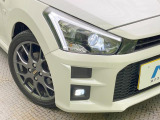 【LEDヘッド+LEDフォグ】悪天候や夜間走行時も良好な視界を確保し安心して運転できる高輝度LEDヘッドライトを装備!点灯速度が早く、消費電力も抑えられています。