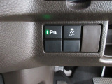 パーキングセンサーや横滑りを防ぐVSA等のスイッチ類は運転席の右側、手の届きやすい位置にあります。