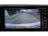 バックガイドモニターで、後方を確認しながら安心して駐車することができます。運転初心者も熟練者も必須の機能ですよ!