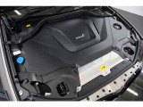 シングルモーター、バッテリー容量 80.0kWh、286ps/40.8kgm、全長&times;全幅&times;全高mm 4740&times;1890&times;1670mm、車両重量 2200kg