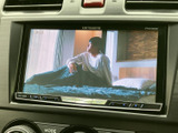 停車中には、TV番組やDVDをお楽しみいただけます。長時間の移動や待ち時間も、快適に過ごせる便利な機能です。安全運転を心がけましょう。