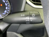【オートライト】車外の明るさに応じて自動的にライトの点灯・消灯をしてくれます