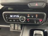 フロント両席にはシートヒーターが付いています!寒い日に便利な装備ですね。