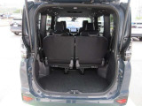 3列目シートもひろびろとしたスペースを確保しています。大人数でのお出かけもばっちりです!