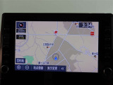 純正ナビを装備。タッチパネル式で使いやすく、お出かけもラクラクです。