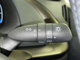 トンネルなど、周囲の明るさの変化でランプ類を自動オン・オフするコンライトです(消し忘れ防止機能付)
