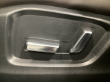 こちらのグレードは助手席にもパワーシートを装備しております!運転席同様お好みで調整が可能です!