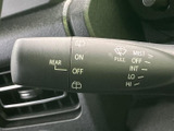 雨天時でもクリアな視界を確保。ワイパーの操作は簡単で、運転に集中できます。