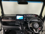 【前方視界】開放的な前方視界!運転がしやすく疲れにくいです♪窓が大きく、見通しがとっても良いおクルマですよ♪