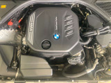 BMWのエンジンは世界的にも認められている高性能エンジンです。レスポンスがよく高回転型の心地よい吹きあがりなど駆け抜ける歓びのキーになる部分でございます。