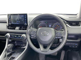 運転席まわりです。 各操作スイッチは使いやすい位置に配置されてます。