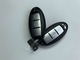 インテリジェントキー付車、バックからキーを取り出す事無く ロックの開閉、エンジンの始動が可能 とても便利です