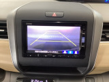 【バックカメラ】運転が苦手な方も車庫入れラクラクです!ギアをリバースに入れれば自動的に切り換わりますので、面倒な操作は不要です♪狭い駐車場もお車を傷つけず安心ですね!
