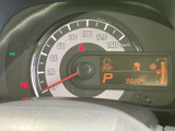 視認性の高いメーターは、運転に必要な情報を一目で確認できます。操作も簡単で、安全運転をサポートします。