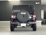 Jeepロゴ入りタイヤカバーも純正装備されています。もちろん取り外しも可能です!