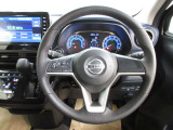 運転が楽しくなる明るく開放的な運転席まわりです。