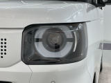 LEDヘッドライトは、点灯の瞬間から最大光量を発揮し、突然暗くなるトンネルなどでの安定感を高めます。