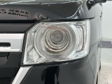 LEDヘッドライトは、点灯の瞬間から最大光量を発揮し、突然暗くなるトンネルなどでの安定感を高めます。