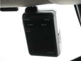 ◆ドライブレコーダー◆映像・音声などを記録する自動車用の装置です。 もしもの事故の際の記録はもちろん、旅行の際の思い出としてドライブの映像を楽しむことができます。