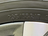 タイヤサイズは【205/55R17】
