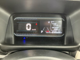 視認性の高いメーター類は、運転に必要な情報を的確にドライバーに伝えます。操作性にも優れており、安全運転をサポートします。