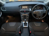 いまは生産終了となった大人気コンパクトカーV40のT3モデル!!タックエディションが入荷しました!ナビやシートヒーター安全装備が盛り沢山で快適なドライブが出来ますね♪