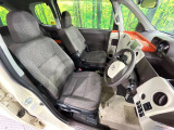 運転席シート廻りは使用感も少なく、良好な状態となっています。丁寧に使われていたことがよくわかりますね。