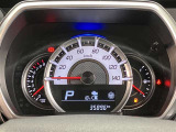視認性に優れたメーターを採用しており、走行中でも車速や情報が分かりやすく表示されます。運転時の視線移動をむりのない範囲に抑え、快適で安心感のあるドライブをサポートします。