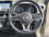 運転中のオーディオ操作は、ステアリングで行いましょう。安全運転で。