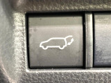 【パワーバックドア】スマートキーや運転席のボタンを押すだけでリアゲートが自動で開閉します!荷物を持っている時や、高い位置にあるバックドアを閉める際に便利な機能です♪