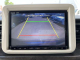 バックをする際、後方確認ができる【バックモニター】を装備  車庫入れが苦手な人もこれで安心! ☆過信は禁物です 目視と併せてご利用ください
