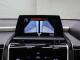 パノラミックビューモニター付きです。車両を上から見たような映像をディスプレイオーディオ画面に表示。運転席からの目視だけでは見にくい、車両周辺の状況をリアルタイムでしっかり確認できます。