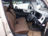 清潔で広々した座席です!是非、現車を見て体感してみてください。