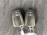 スマートキー2本付き!キーをポケットやカバンに入れておくだけでドアの施錠・開錠やエンジンスタートの操作が簡単です!