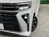 【LEDヘッドライト】悪天候や夜間走行時も良好な視界を確保し安心して運転できる高輝度LEDヘッドライトを装備!点灯速度が早く、消費電力も抑えられています。