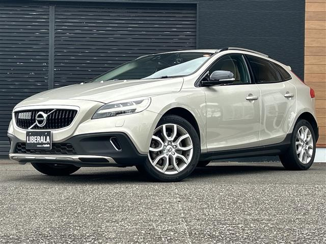V40クロスカントリー D4 サマム ディーゼル 本革シート 修復歴無し
