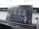 オーディオやエアコン等の操作が可能な大型のモニターが装備されております。